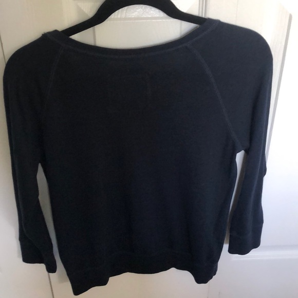 Abercrombie and Fitch scoop neck shirt - Picture 4 of 4